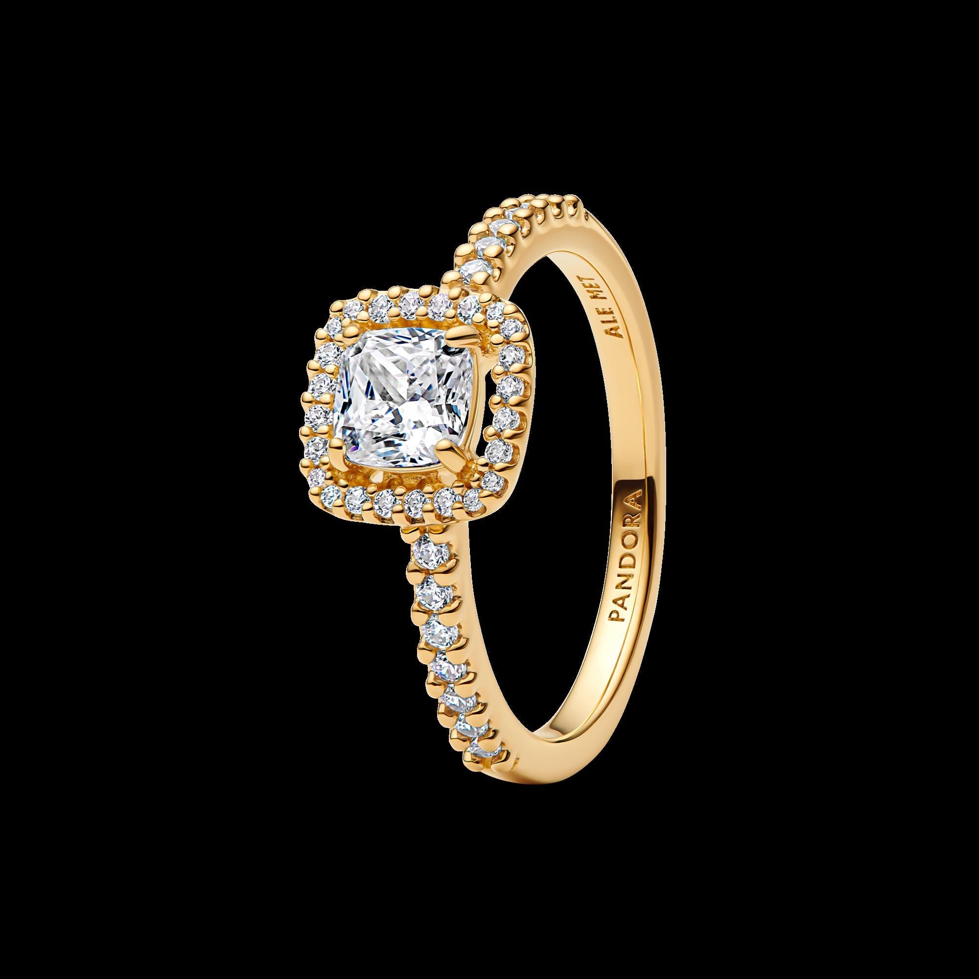 Oval Sparkling Halo Ring