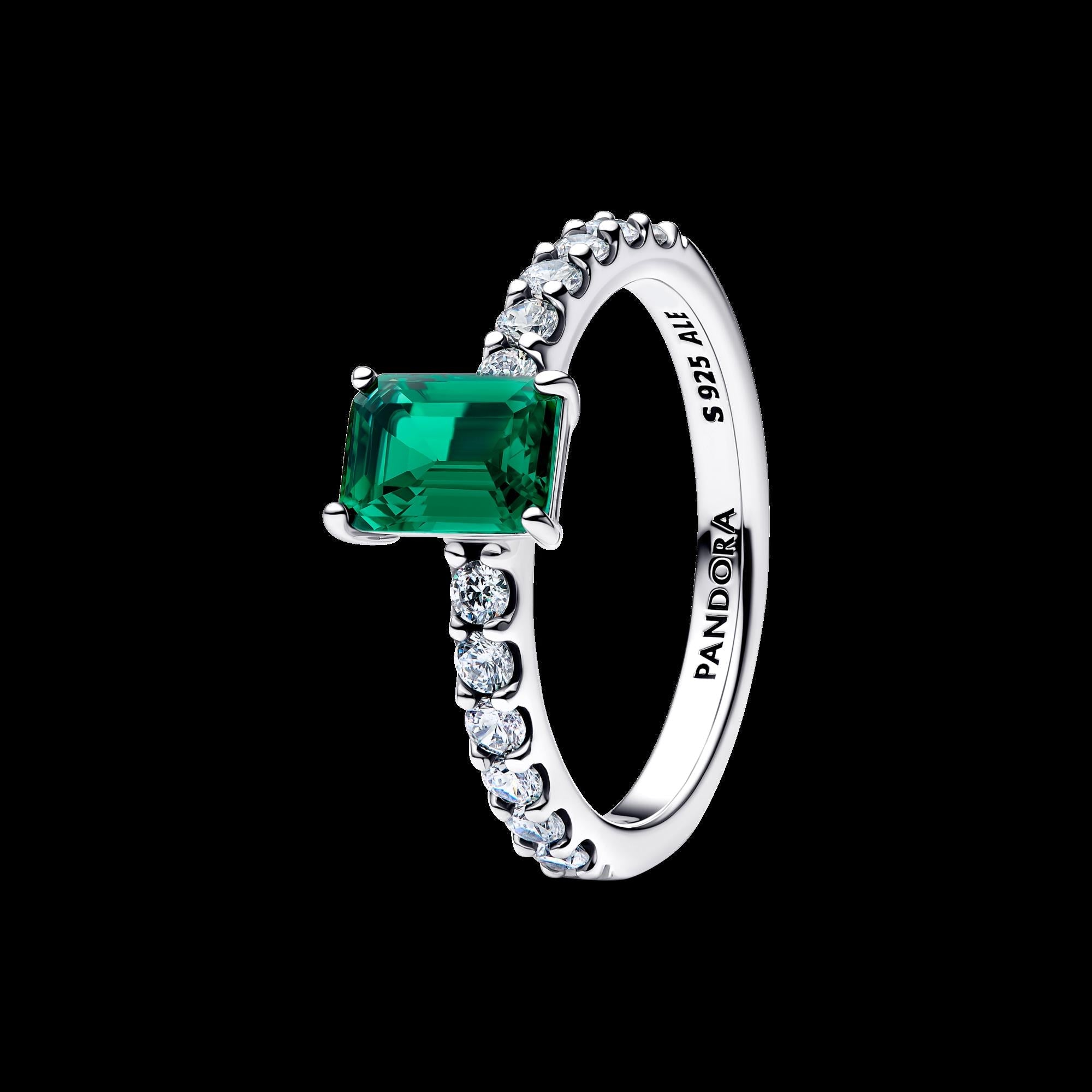 Sparkling Halo Hearts Ring